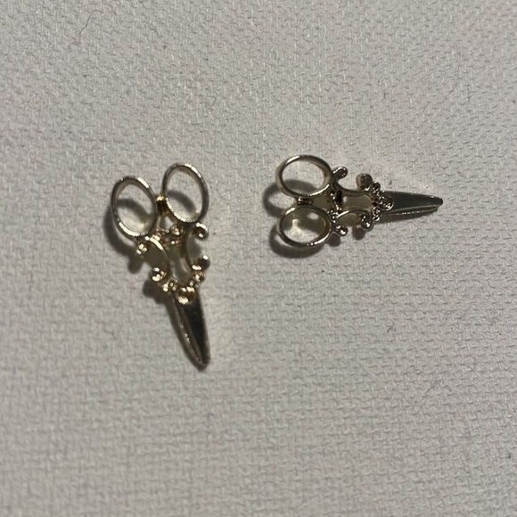 Unbranded Scissors earrings Unisex jewelry goldtone cutting shears - Picture 5 of 7